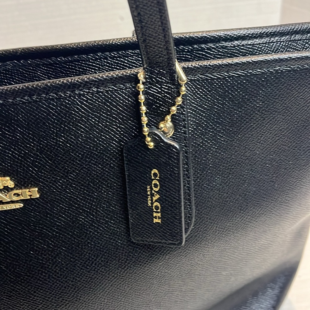 Coach-Black-city, zip, cross,grain Leather purse,gold accents, shoulder,Tote Bag - Picture 4 of 16
